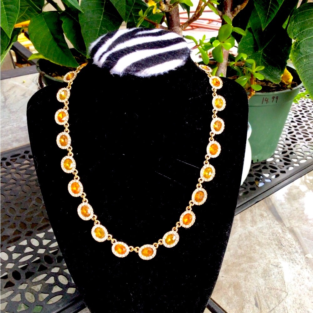 Very Elegant necklace for special occasions